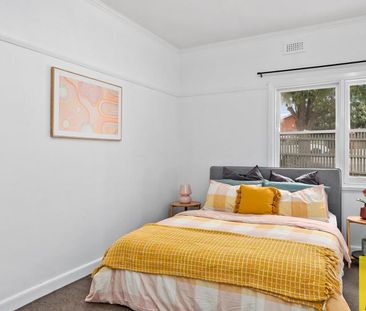 PERFECT POSITION IN NEWTOWN - Photo 4