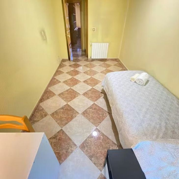 Calle del Cabo Machichaco, Madrid, Community of Madrid 28053 - Photo 1