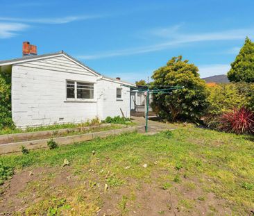 Beautiful Sunny Home in a Prime Glenorchy Location - Photo 4