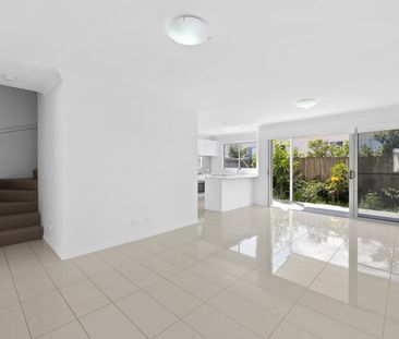 Modern Townhouse Living - Photo 1