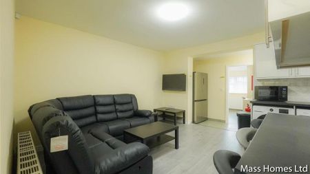 6 bedroom semi-detached house to rent - Photo 3