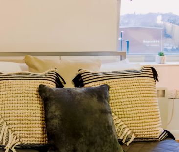 Bronze 6-7 bed room - Photo 1