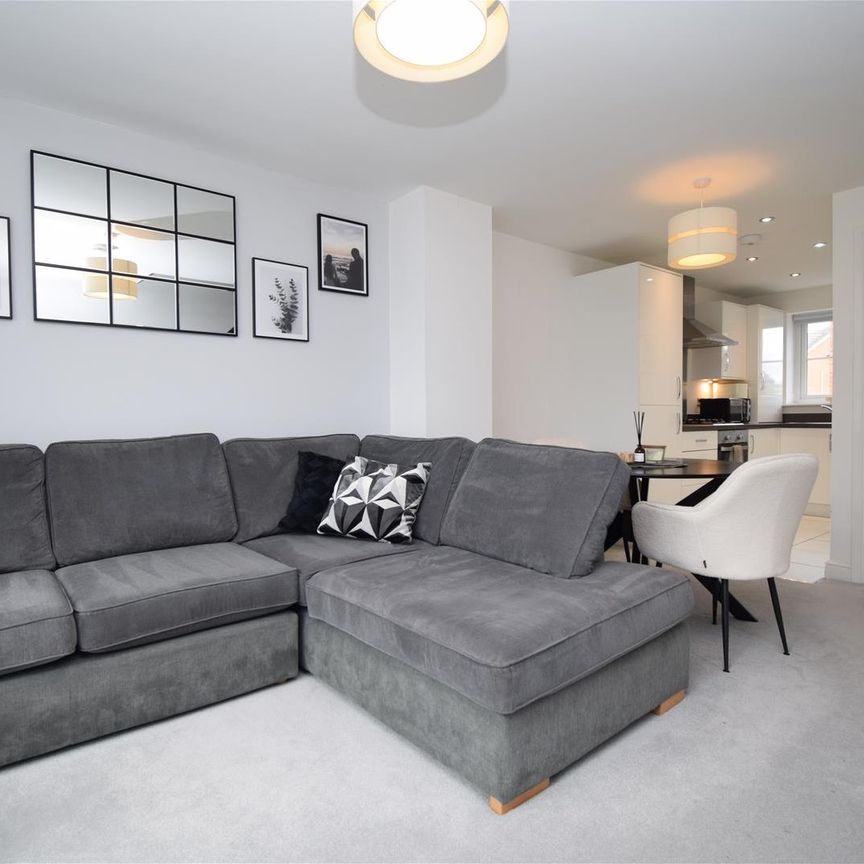 Beecham Square, Castleford - Photo 1