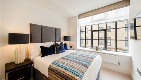 Three Bedroom Flat to rent in London - Photo 4