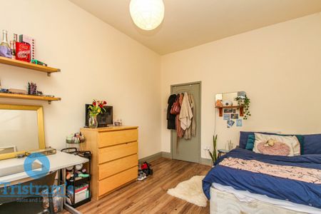 5 bed Flat for Rent - Photo 3