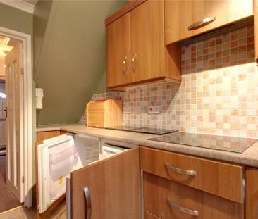 3 bedroom terraced house to rent - Photo 6