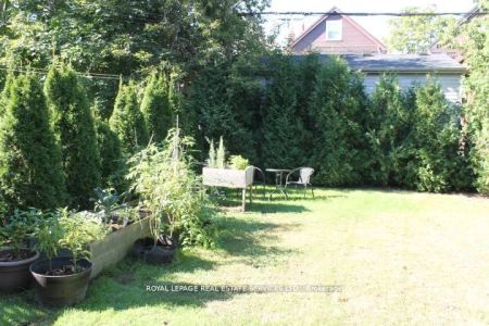 242 Keele Street #Lower - Photo 2