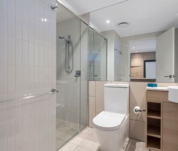 One Bedroom Prime Broadbeach Living - Photo 5