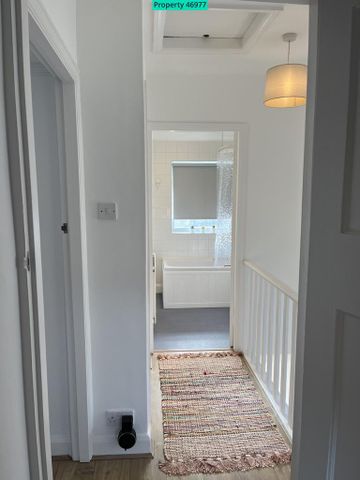 3 bedroom end of terrace house to rent - Photo 2