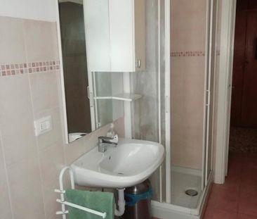 Posto letto in stanza doppia per studentessa - Photo 6