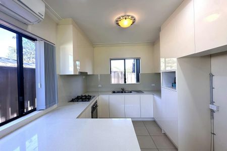 BEAUTIFULLY PRESENTED TWO BEDROOM GRANNY-FLAT - Photo 2
