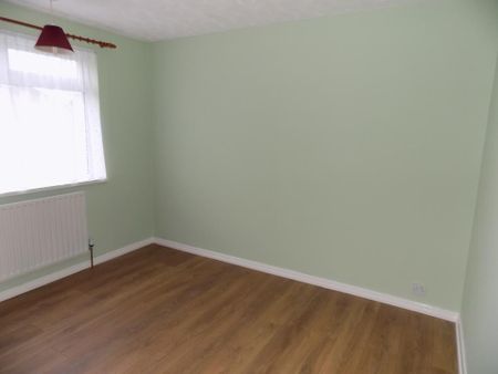 3 bedroom terraced house to rent - Photo 3