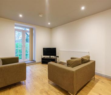 3 bedroom flat to rent - Photo 5
