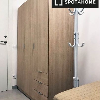 barcelona, Catalonia 08025 - Photo 2