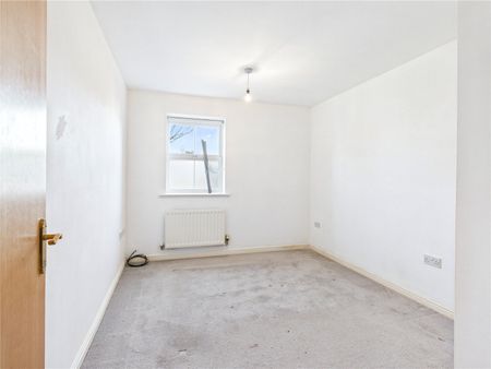 Chariot Drive, Colchester, CO2 7QJ - Photo 2