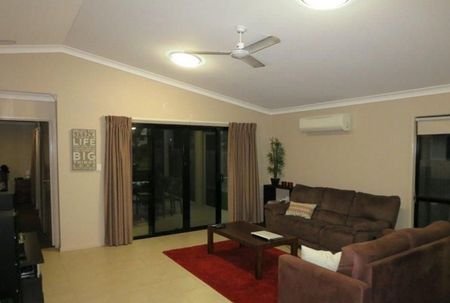 Modern, Easy Living - 30 Ellsworth Drive, Mount Louisa - Photo 3