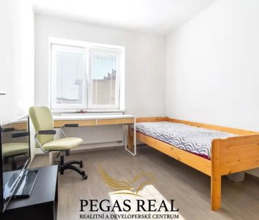 Pronájem neprůchozího pokoje v prostorném bytě 4+1 – Brno, ul. Špit... - Fotografie 2