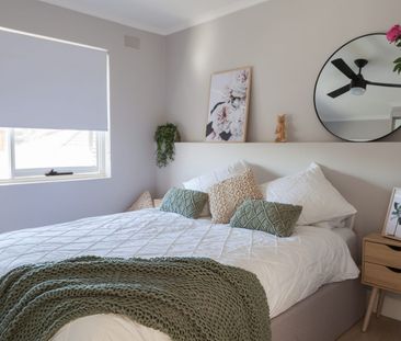 Easy living, close to all amenities - Photo 4