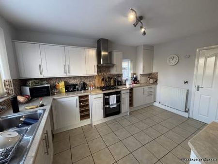 3 bedroom property to rent in St Helens - Photo 4