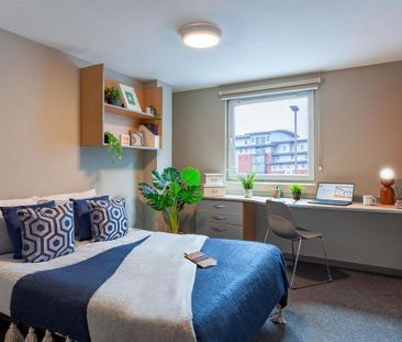 1 bedroom in a flat share to rent - Photo 5