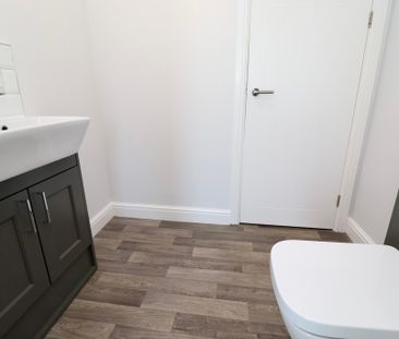 3 bedroom Semi-Detached House to let - Photo 6
