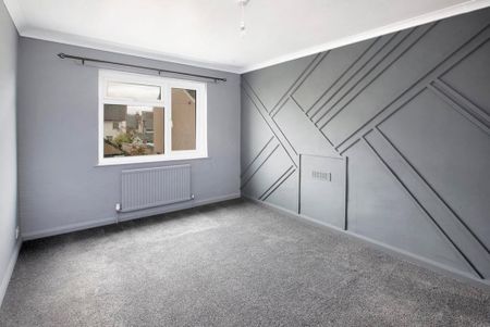 4 bedroom detached house to rent - Photo 3