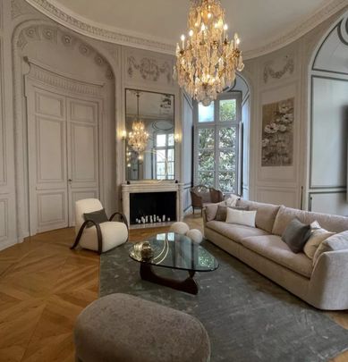 Appartement • Hôtel de Ville-Quinconce-Saint Seurin-Fondaudège - Photo 1