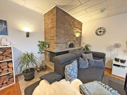 Großzügige 5-Zimmer-Wohnung mit Einbauküche, Kamin und Balkon in Bockum-Hövel - Photo 1