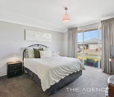 Spacious Family Home with Theatre, Study & Alfresco Living - Photo 2