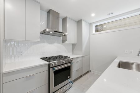For Lease - 512 Roosevelt Avenue Unit# A, Carlingwood - Westboro and Area, Ontario - Photo 3