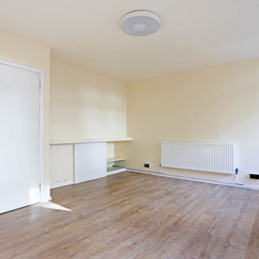 Price £2,300 pcm - Available Now - Unfurnished - Photo 1