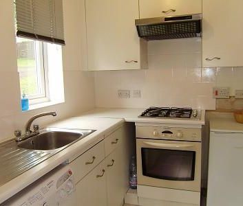 1 bedroom semi-detached house to rent - Photo 4