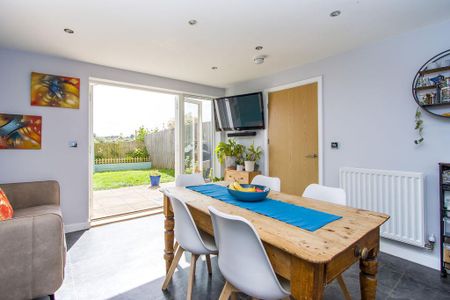 3 bedroom terraced house to rent - Photo 3