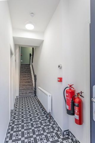 Room 6, 9 Frank Street, Belfast, BT5 4NW - Photo 5