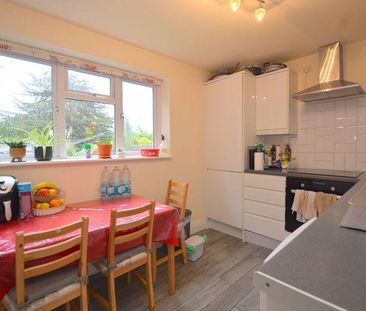 2 bedroom maisonette to rent - Photo 4