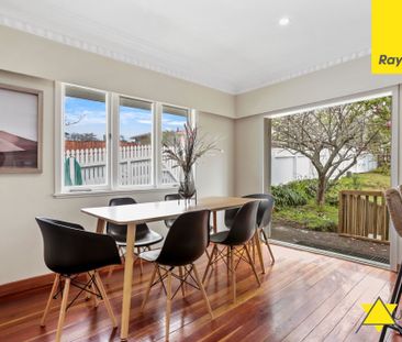 Stylish Family Home in Sought-After New Lynn - Photo 6