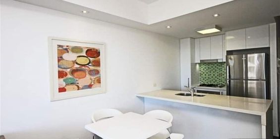 "Stylish and Modern Apartment for Rent in Trendy Woolloongabba Location - Enquire Now!" - Photo 3