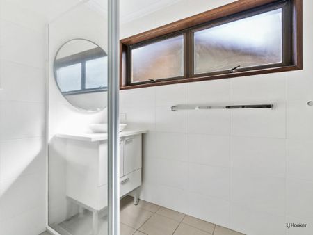 3 Bedroom Duplex on Jefferson Lane - Low-Maintenance Coastal Living - Photo 5