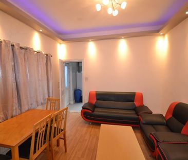 6 bedroom house to rent - Photo 2