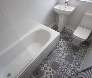 2 Bedroom Flat/Apartment To Let - Photo 6