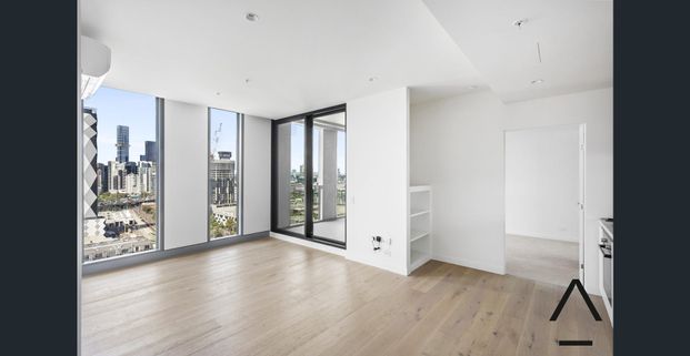 Captivating apartment with breathtaking views - Photo 1