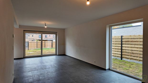 Ruime energiezuinige nieuwbouwwoning met 3 slaapkamers in Aalter! - Photo 1