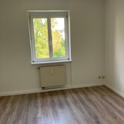 Kleine 3-Raum-Wohnung mit Loggia in ruhiger und grüner Lage in Dresden-Striesen - Foto 1