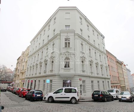 Pronájem bytu 1+kk a garsoniéry 42 m², Krymská , Praha - Фото 5