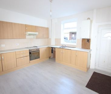 3 bedroom terraced house to rent - Photo 2