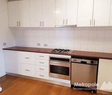1/3 Avoca Avenue, ELWOOD, VIC - Photo 6