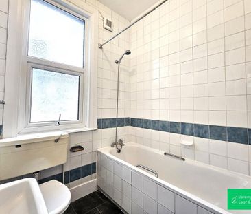 3 bedroom flat to rent - Photo 6