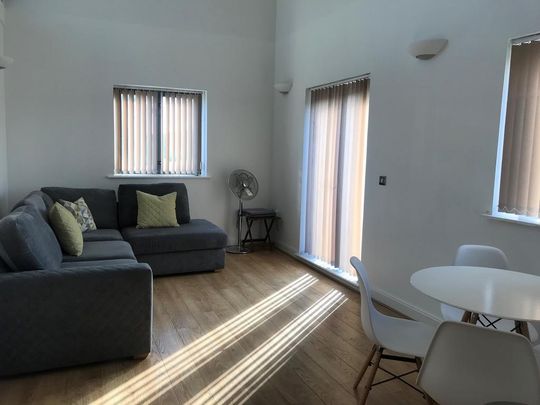 2 bedroom flat to rent - Photo 1