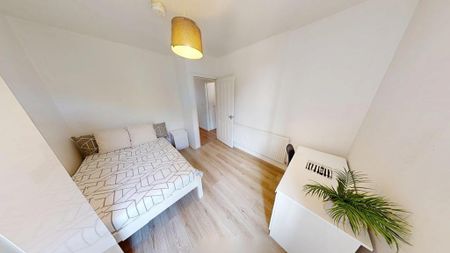 2 bedroom ground floor flat to rent - Photo 5