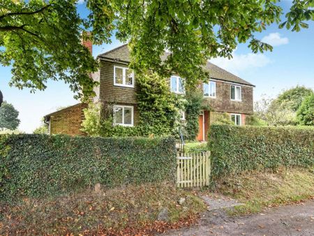 A substantial family home with stunning countryside views - Photo 3